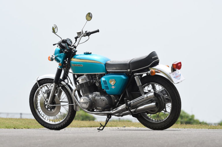 世界初の量産4気筒車「ホンダCB750フォア」の全開エキゾーストサウンド