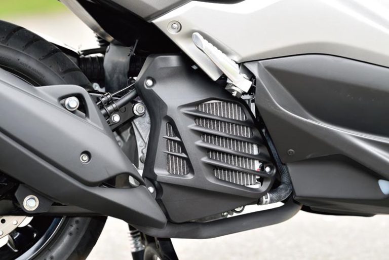 YAMAHA NMAX155｜[自分だけのバイク選び＆最新相場情報]ヤマハNMAX155(2018) 試乗レビュー