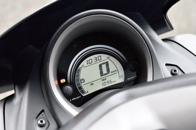 YAMAHA NMAX155｜[自分だけのバイク選び＆最新相場情報]ヤマハNMAX155(2018) 試乗レビュー