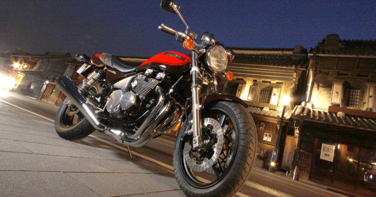 KAWASAKI ZEPHYR χ FINAL EDITION｜伝説の「火の玉」を纏った最後のカワサキ空冷直4。ゼファーχファイナルエディションの圧倒的存在感【KAWASAKI名車探訪】