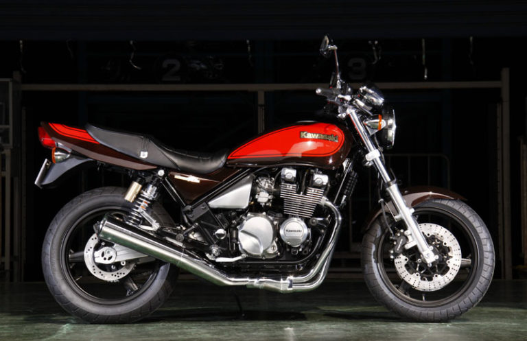 KAWASAKI ZEPHYR χ FINAL EDITION｜伝説の「火の玉」を纏った最後のカワサキ空冷直4。ゼファーχファイナルエディションの圧倒的存在感【KAWASAKI名車探訪】