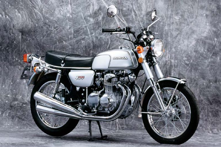 HONDA DREAM CB400FOUR｜迫力不足の悩みを打ち砕いた伝説! 新型CB400SFのご先祖「ヨンフォア」が魅せた、集合マフラーの圧倒的な輝き