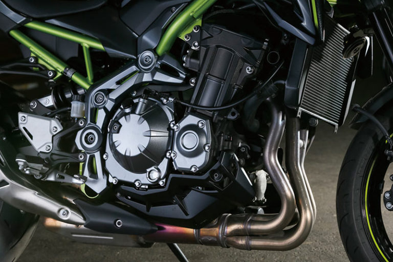 KAWASAKI Z900