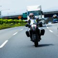 バイクの自動運転時代は近い？ ボッシュが二輪車向け安全運転支援システムを公道試験