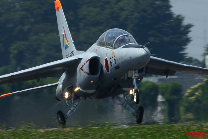 JASDF 中等練習機 T-4