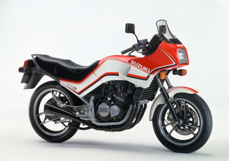 スズキ｜GS250FW｜1983｜4気筒250ccが誕生した’80年代の熱気!! 他メーカーにないものを本気で追い求めたエポックメイキングな時代［クォーターマルチ烈伝#01］