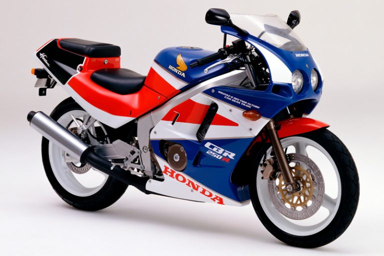 ホンダ｜CBR250R｜1988｜意外と万能だった4気筒250cc、メットインを備えた機種もあったが1989年以降は本気系に変わっていった［クォーターマルチ烈伝#02］