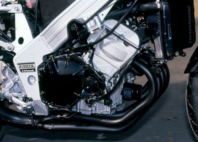 カワサキ｜ZXR250｜1989｜4気筒250ccが誕生した’80年代の熱気!! 他メーカーにないものを本気で追い求めたエポックメイキングな時代［クォーターマルチ烈伝#01］
