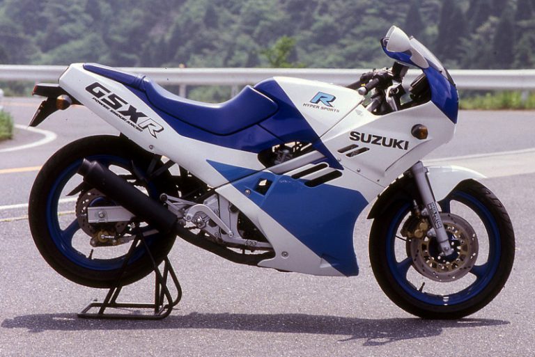 スズキ｜GSX-R250｜1987｜意外と万能だった4気筒250cc、メットインを備えた機種もあったが1989年以降は本気系に変わっていった［クォーターマルチ烈伝#02］