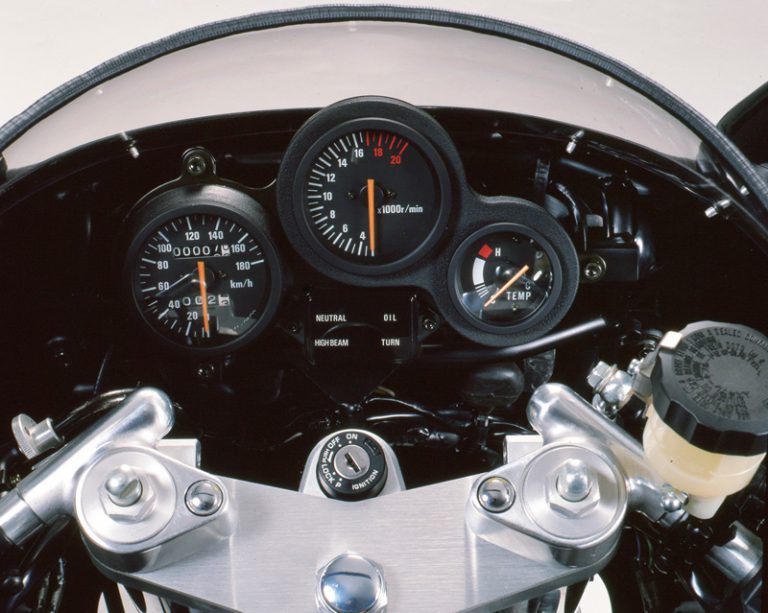 スズキ｜GSX-R250R｜1989｜意外と万能だった4気筒250cc、メットインを備えた機種もあったが1989年以降は本気系に変わっていった［クォーターマルチ烈伝#02］