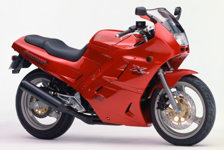 スズキ｜ACROSS｜アクロス｜1990｜意外と万能だった4気筒250cc、メットインを備えた機種もあったが1989年以降は本気系に変わっていった［クォーターマルチ烈伝#02］