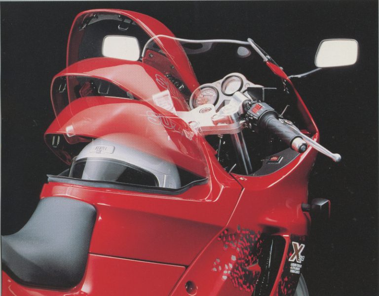 スズキ｜ACROSS｜アクロス｜1990｜意外と万能だった4気筒250cc、メットインを備えた機種もあったが1989年以降は本気系に変わっていった［クォーターマルチ烈伝#02］