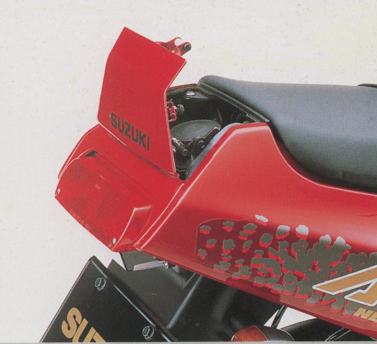 スズキ｜ACROSS｜アクロス｜1990｜意外と万能だった4気筒250cc、メットインを備えた機種もあったが1989年以降は本気系に変わっていった［クォーターマルチ烈伝#02］