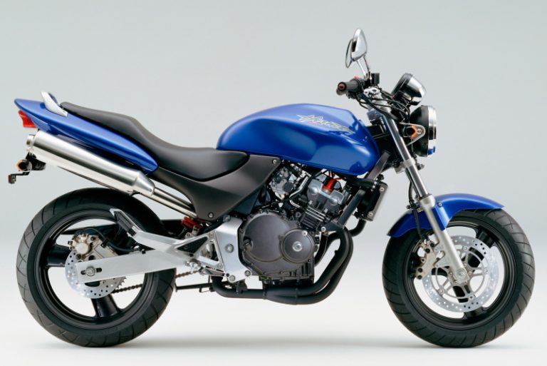 HONDA HORNET 1999｜4気筒250cc・スポーツ系の心臓を持った元気印ネイキッドたち［クォーターマルチ烈伝#03］