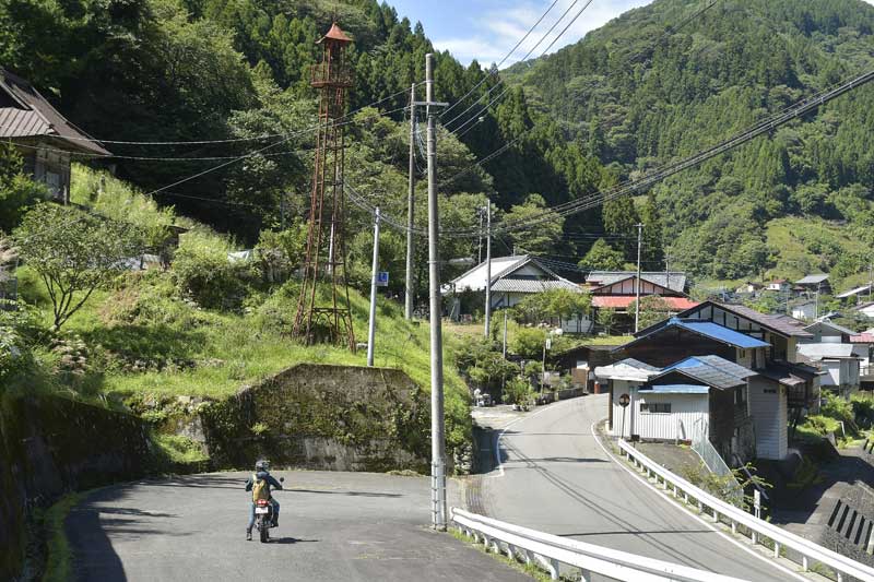 御荷鉾スーパー林道出口