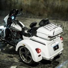 FLHTCUTGSEの左後方