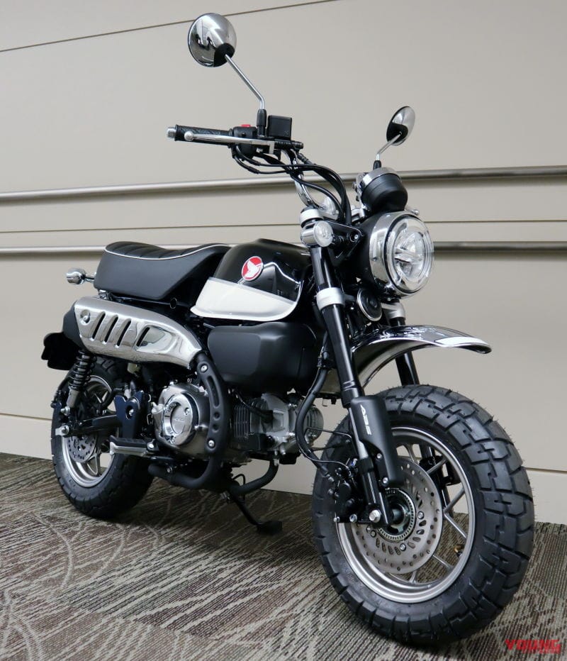 日本仕様にも ブラック 登場 スーパーカブc125とモンキー125に新色追加 その他の新型車も Webヤングマシン 最新バイク情報