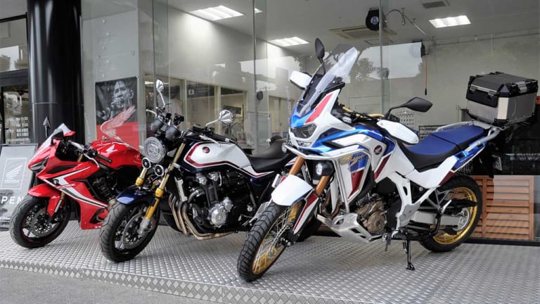 ホンダドリーム足立|バイクタレント・下川原リサのバイクショップ探訪【ホンダドリーム足立編】