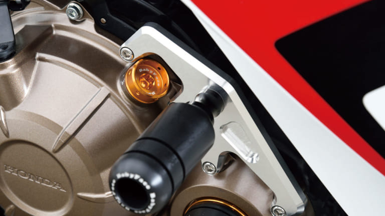 ホンダCBR400R ベビーフェイスカスタム|ホンダCBR400Rのポテンシャルを引き出すベビーフェイスの機能性パーツ