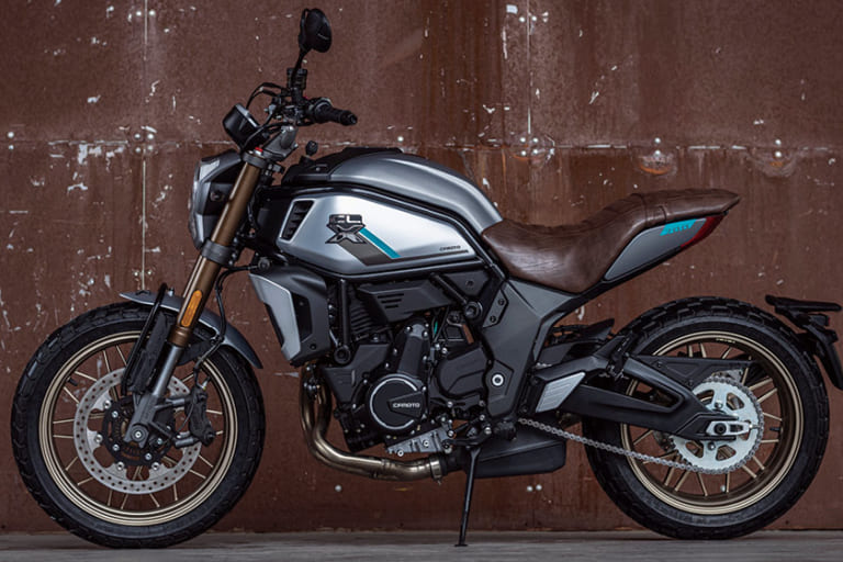 CFMOTO 700CL-Xヘリテイジ|CFMOTO 700CL-Xシリーズはイタリアデザインのネオクラパッケージ
