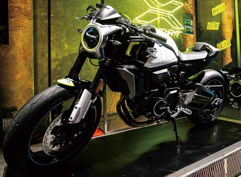 CFMOTO 700CL-Xスポーツ|CFMOTO 700CL-Xシリーズはイタリアデザインのネオクラパッケージ