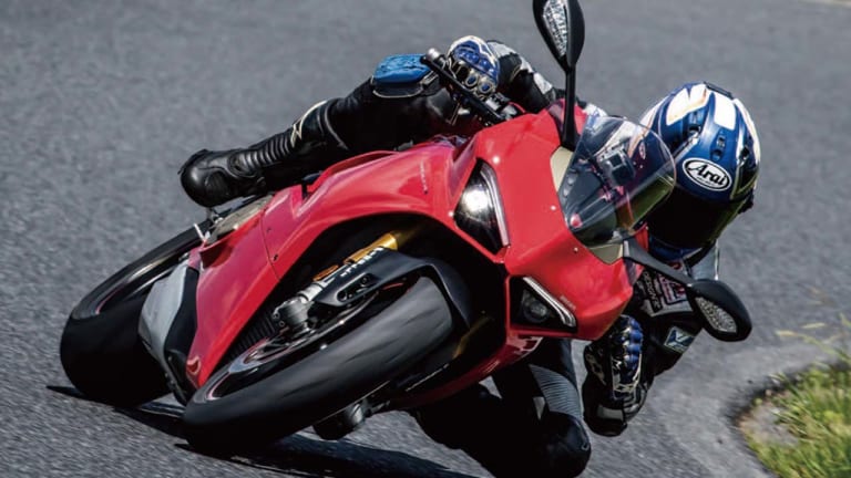 ドゥカティ パニガーレV4|’20ドゥカティ パニガーレV2 試乗インプレ【Lツインの頂点はハンドリング自在】