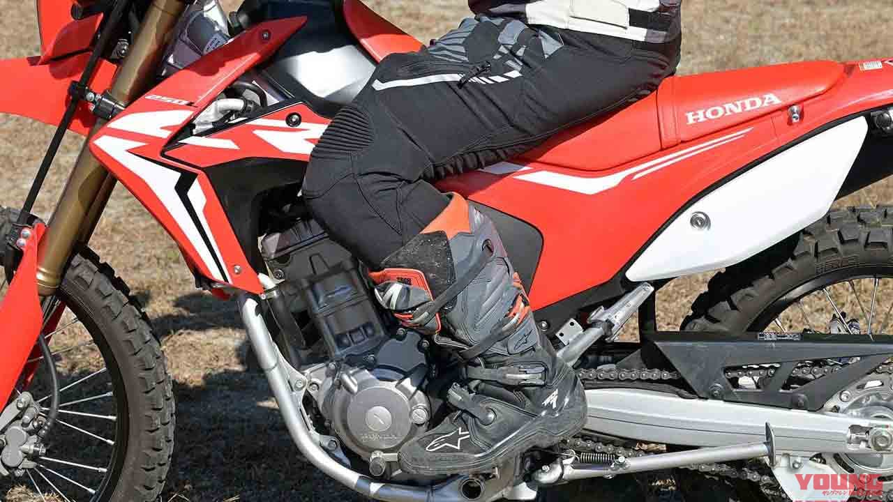 冬場を乗り切るブーツインタイプの ウィンターライドオフロードパンツ 発売 Webヤングマシン 最新バイク情報