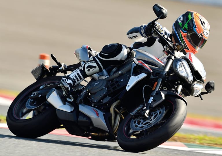 トライアンフ ストリートトリプルRS|ドゥカティほか海外バイクメーカーの’19年販売実績が堅調