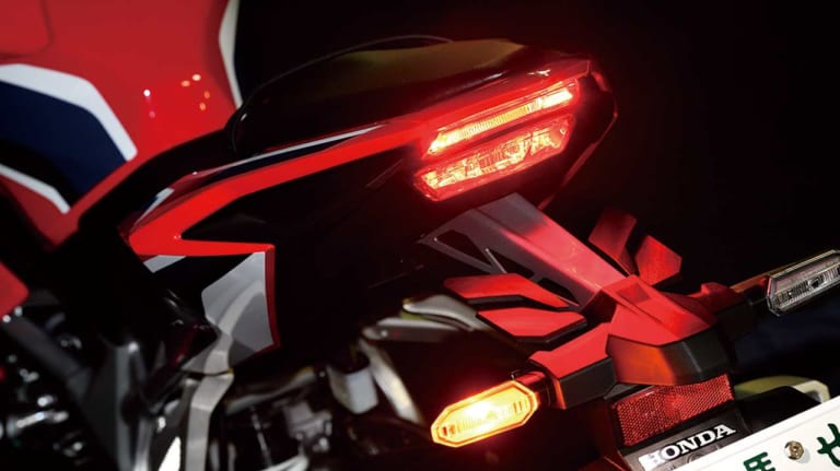 ホンダ CBR250RR|’20新車バイク総覧〈150〜250cc車検レス|国産車#3/5〉ホンダ