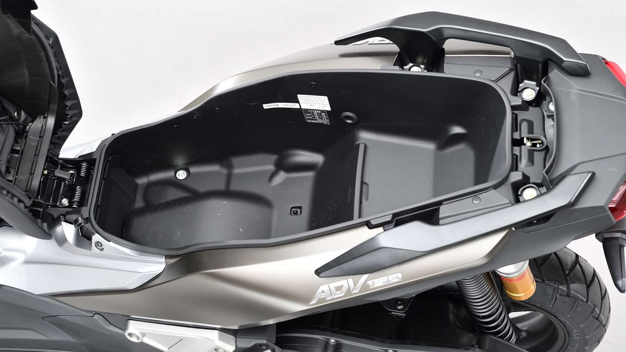 ホンダ ADV150|’20新車バイク総覧〈車検レス&400ccミドルスクーター|国産車#1/2〉ホンダ