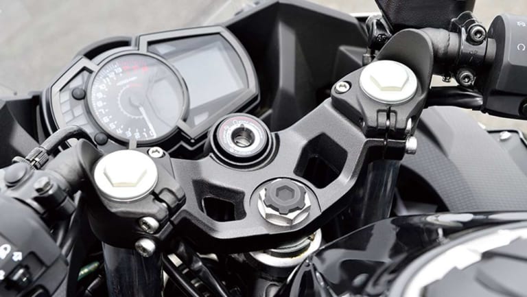 カワサキ Ninja 250|’20新車バイク総覧〈150〜250cc車検レス|国産車#2/5〉カワサキ