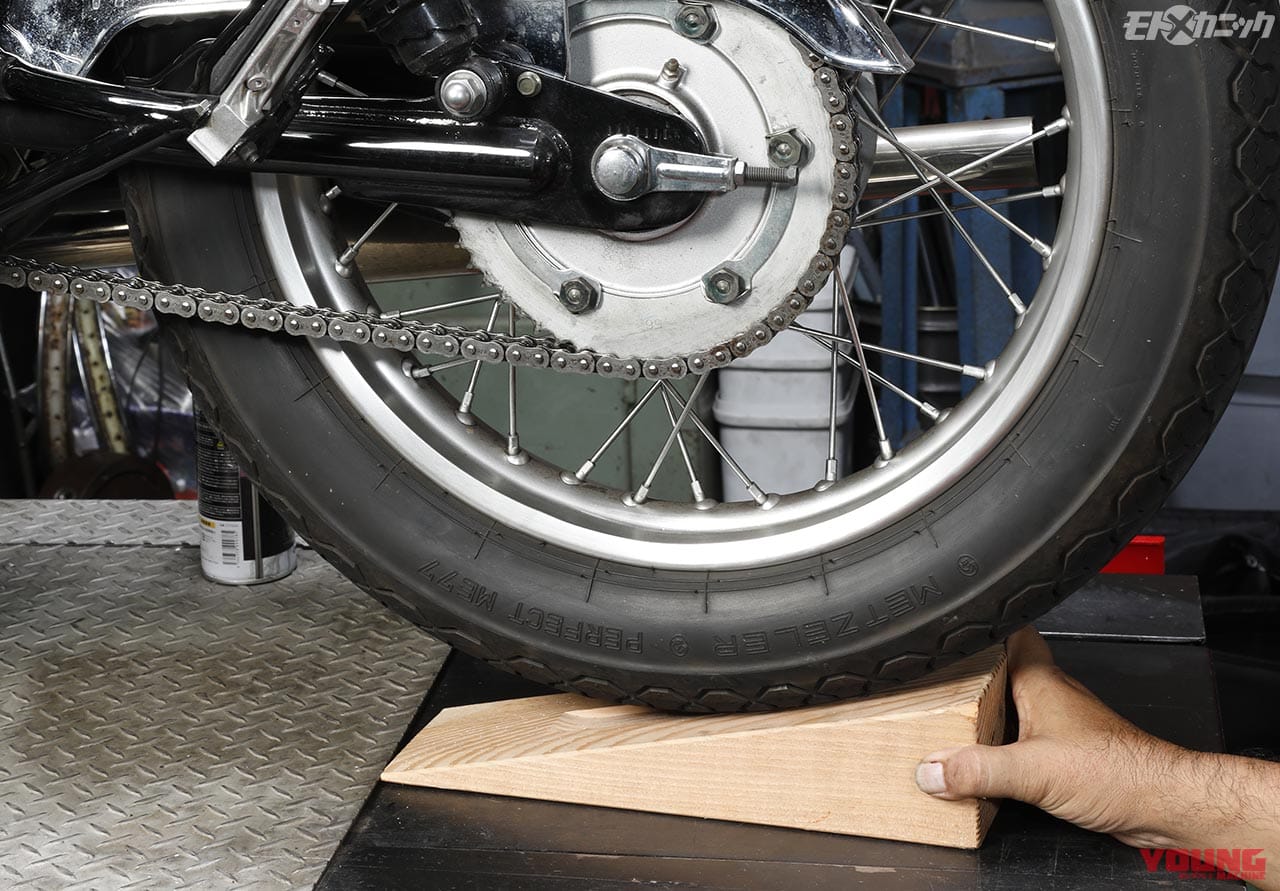 失敗しないアクスルシャフトへのグリスアップ法 抜けなくなる前にメンテナンス Webヤングマシン 最新バイク情報 失敗しないアクスルシャフトへのグリスアップ法 抜けなくなる前にメンテナンス Webヤングマシン 最新バイク情報