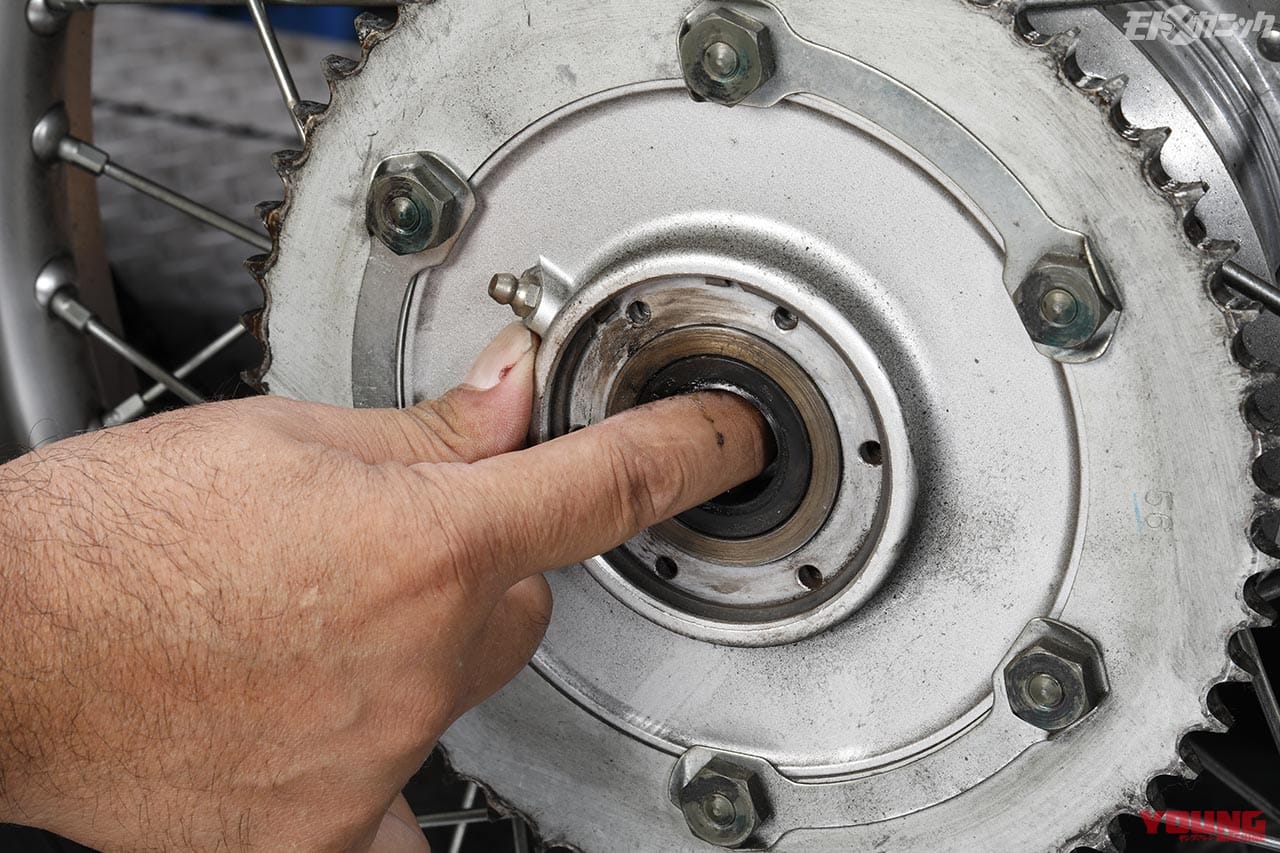 アクスルシャフトのグリスアップ|失敗しないアクスルシャフトへのグリスアップ法【抜けなくなる前にメンテナンス】