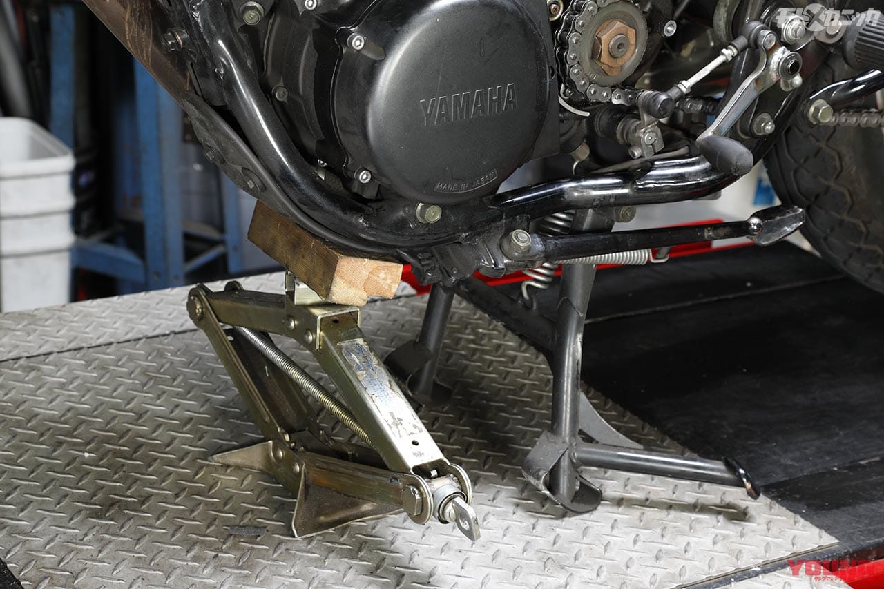 失敗しないアクスルシャフトへのグリスアップ法 抜けなくなる前にメンテナンス Webヤングマシン 最新バイク情報 失敗しないアクスルシャフトへのグリスアップ法 抜けなくなる前にメンテナンス Webヤングマシン 最新バイク情報