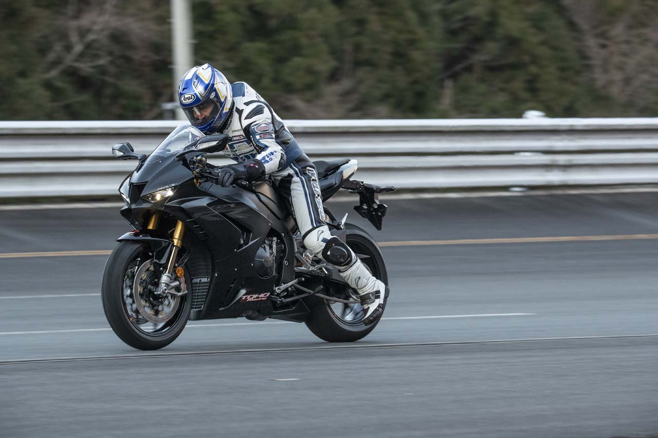 ホンダ CBR1000RR-R|【映像×2】CBR1000RR-R FIREBLADE SP『国内最速フルテスト』切れたホンダの恐ろしさをチョイ出し速報!