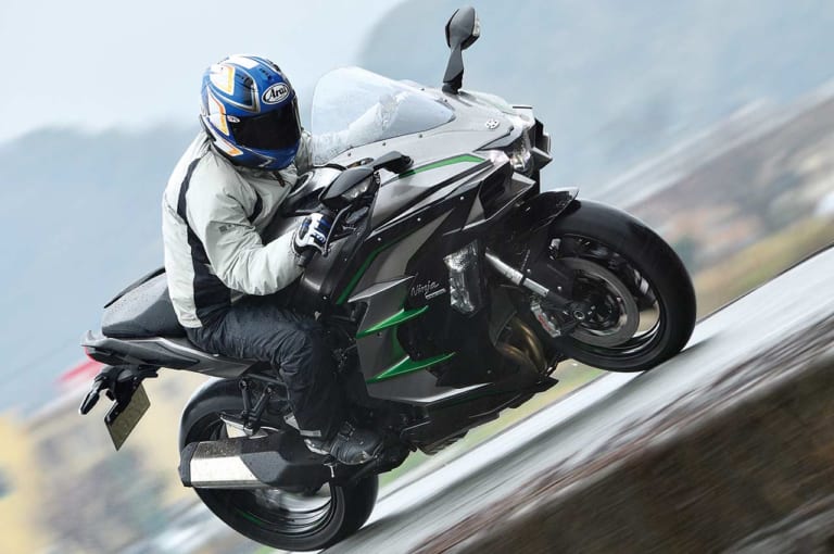 カワサキ Ninja H2 SX/SE/SE+|ファン投票で選ばれた’19年の人気バイクランキング【マシン・オブ・ザ・イヤー:総合部門】