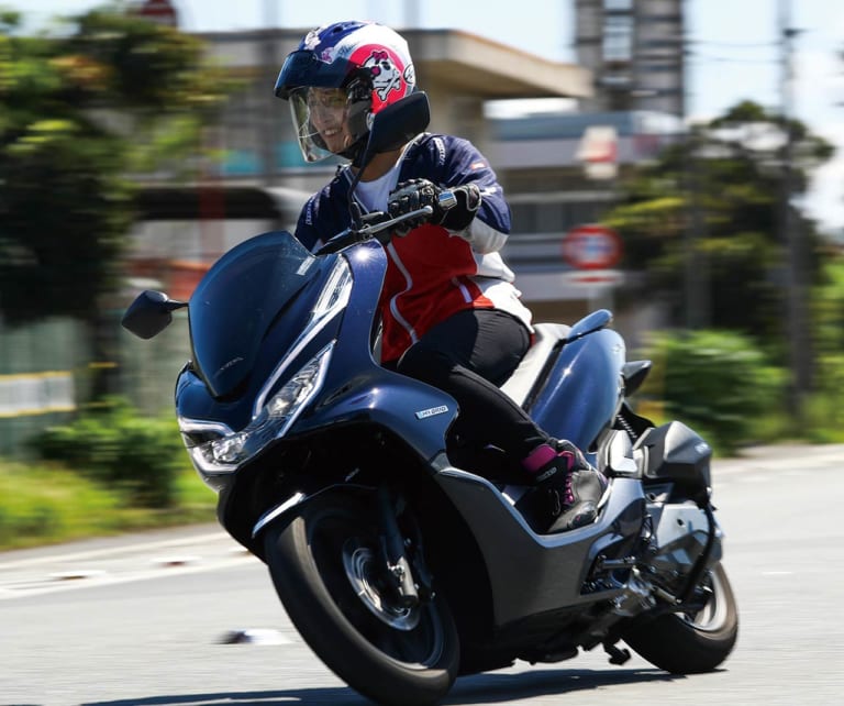 ホンダ PCXシリーズ|ファン投票で選ばれた’19年の人気バイクランキング【マシン・オブ・ザ・イヤー:総合部門】