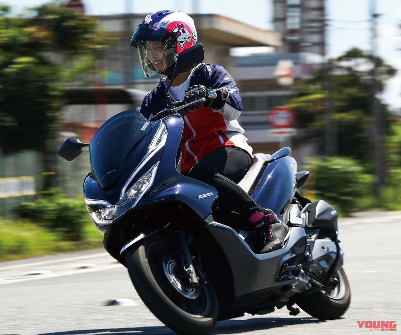 ホンダ PCXシリーズ|ファン投票で選ばれた’19年の人気バイクランキング【マシン・オブ・ザ・イヤー:総合部門】