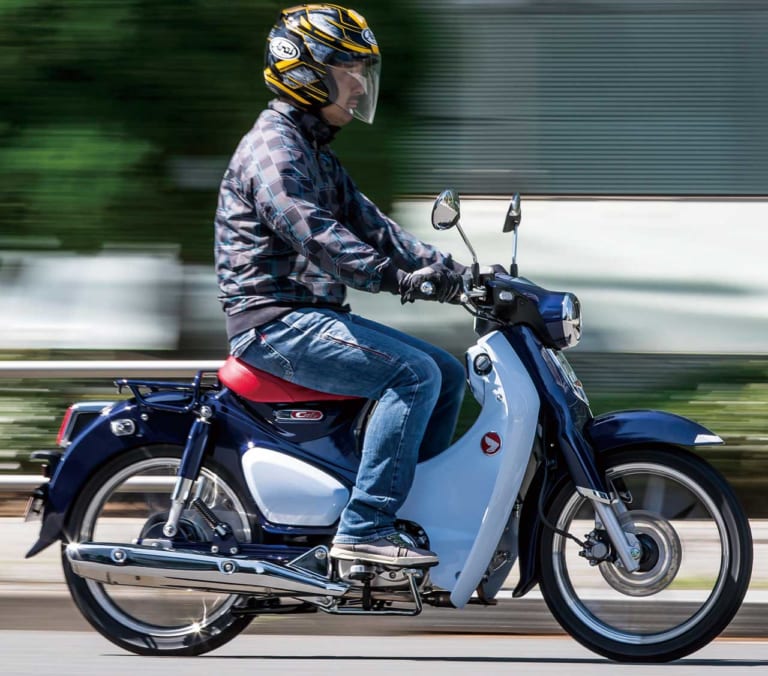 ホンダ スーパーカブ C125|ファン投票で選ばれた’19年の人気バイクランキング【マシン・オブ・ザ・イヤー:総合部門】