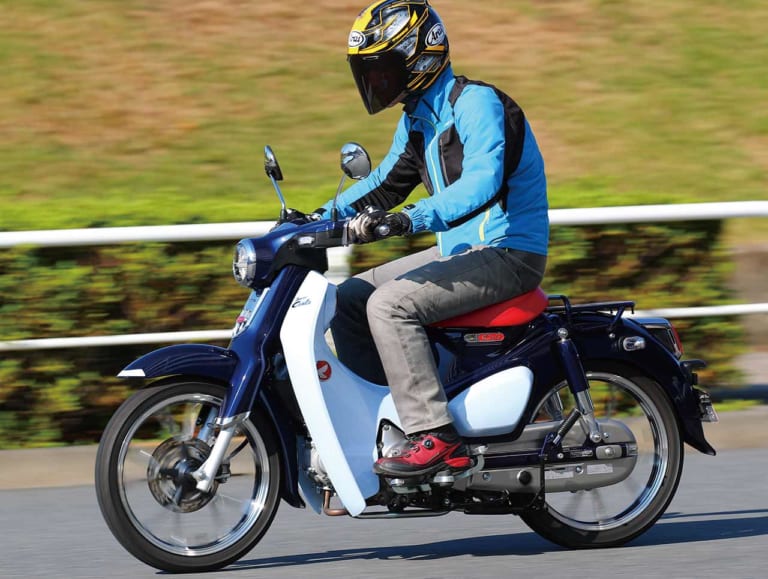 ホンダ スーパーカブC125|’19 ストリートスポーツ50〜125cc人気バイクランキング【マシン・オブ・ザ・イヤー投票】