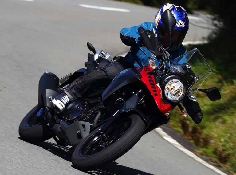 スズキ V-ストローム250|’19 オフロード人気バイクランキング【マシン・オブ・ザ・イヤー投票】
