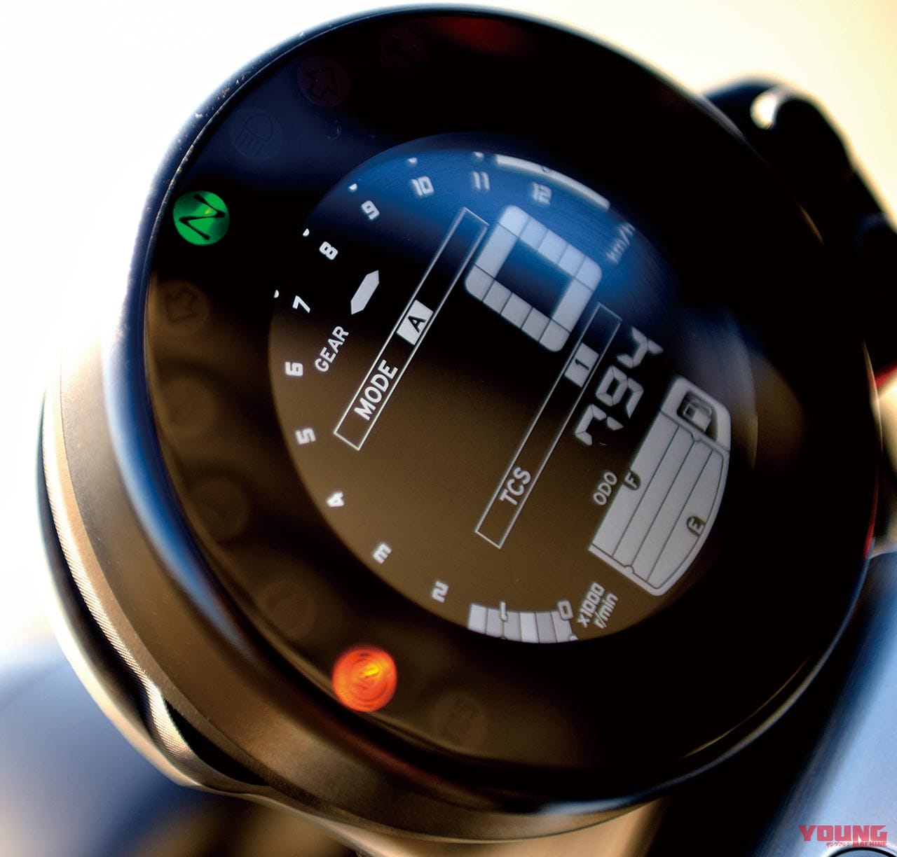 ヤマハ XSR900|’20新車バイク総覧〈大型ヘリテイジ|国産車#4/4〉スズキ ヤマハ