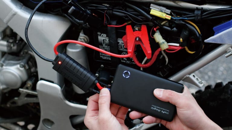 ジャンプスターター機能付きモバイルバッテリー|ジャンプスターター機能付きモバイルバッテリーの使い方選び方