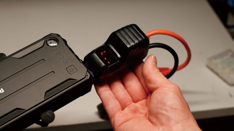 ジャンプスターター機能付きモバイルバッテリー|ジャンプスターター機能付きモバイルバッテリーの使い方選び方