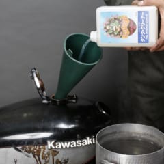 タンク内部のサビの状況によって、クリーナー液の濃度を調