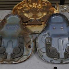 ボディをバラバラにしたスーパーカブ