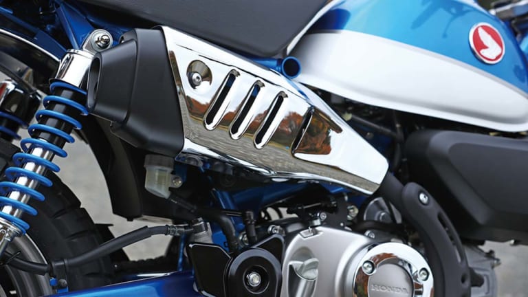 '19ホンダモンキー125 マフラー|’19ホンダモンキー125詳細解説【レーシング女子・岡崎静夏の試乗インプレ、その前に】