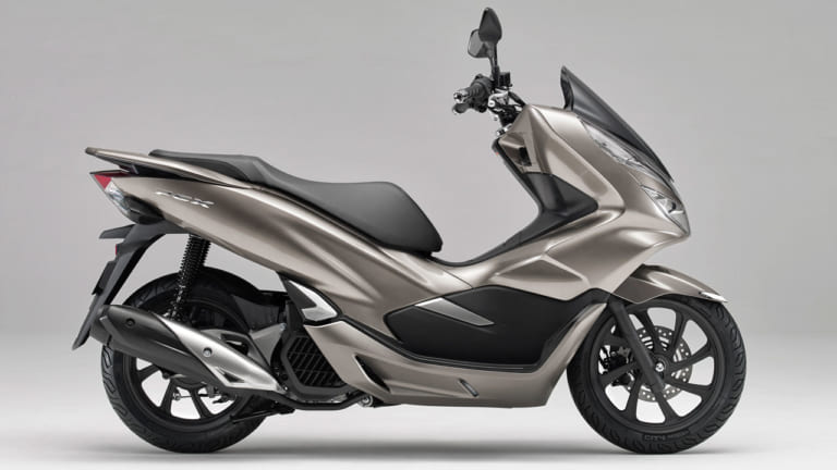 ホンダ PCX|’20新車バイク総覧〈110〜125cc原付二種|国産車#5/5 スクーター〉ホンダ