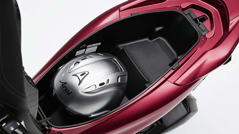 ホンダ PCX 150|’20新車バイク総覧〈車検レス&400ccミドルスクーター|国産車#1/2〉ホンダ