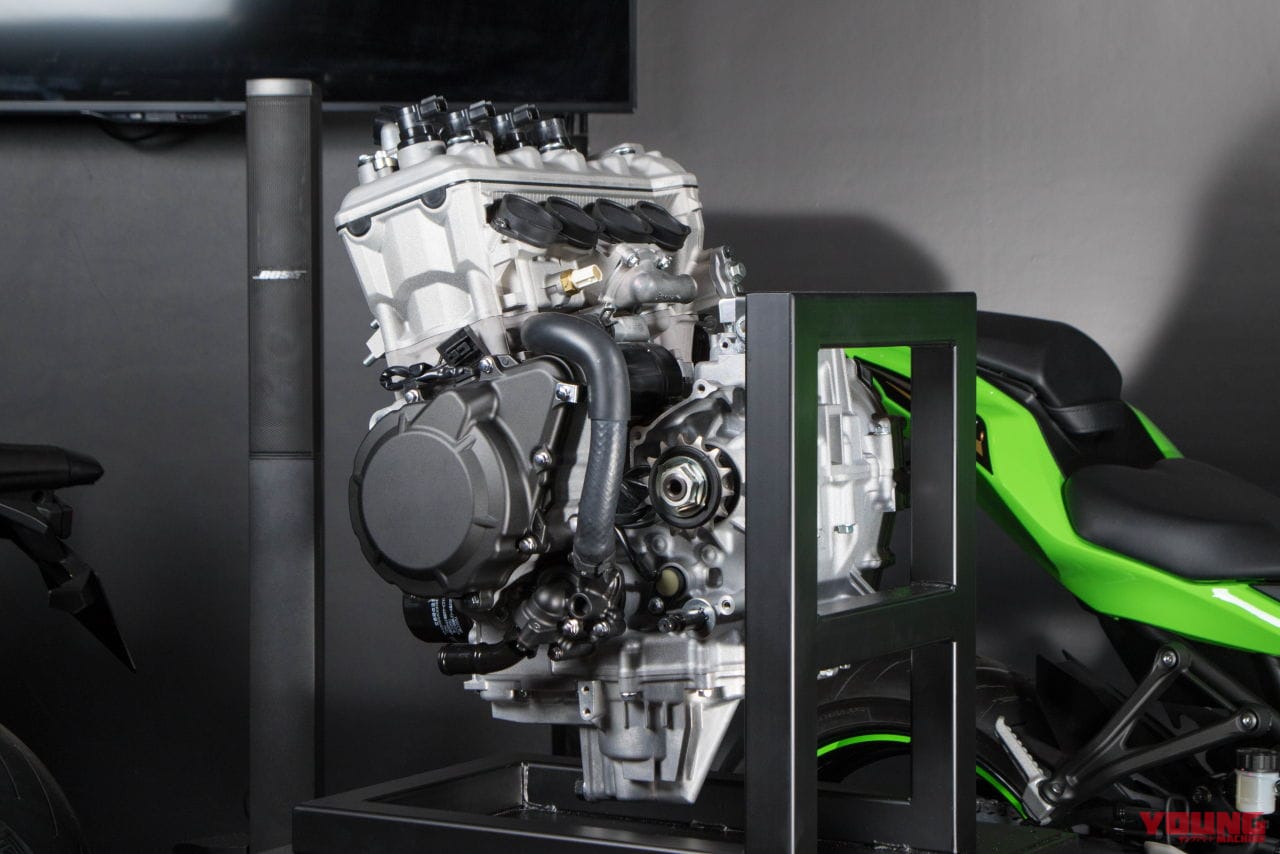 カワサキ、ニンジャZX-25Rのエンジン|【音響映像】ニンジャZX-25Rの突き抜ける超高回転サウンド! エンジンも初お披露目